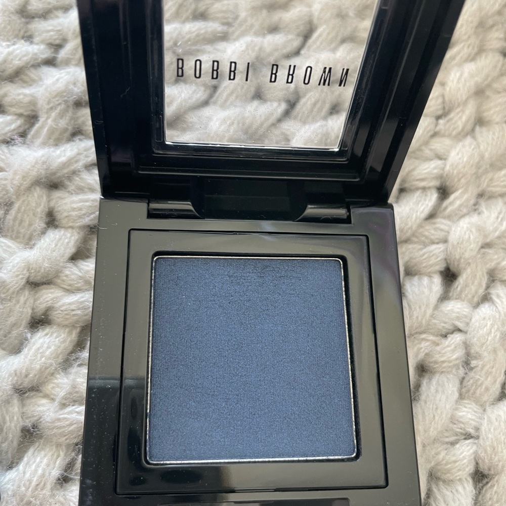 BOBBI BROWN Shimmer Wash Eyeshadow in SAPPHIRE #10 - NEW IN BOX